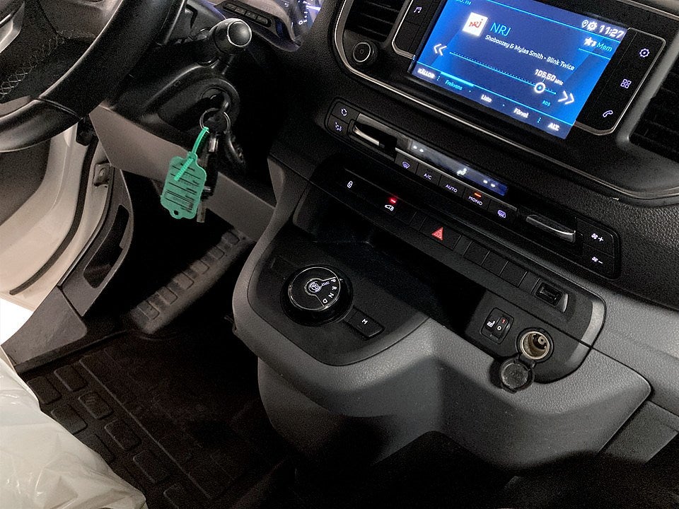 Bild på Peugeot Expert PRO+ 2.0 BHDi 180hk Aut L2 - B-KAMERA, DRAG