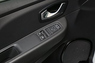 Halvkombi Renault Clio 11 av 24