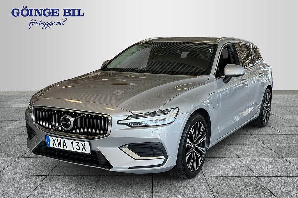 Volvo V60 Recharge T6 Core Edition Drag/ Navi/ Kamera/ To...