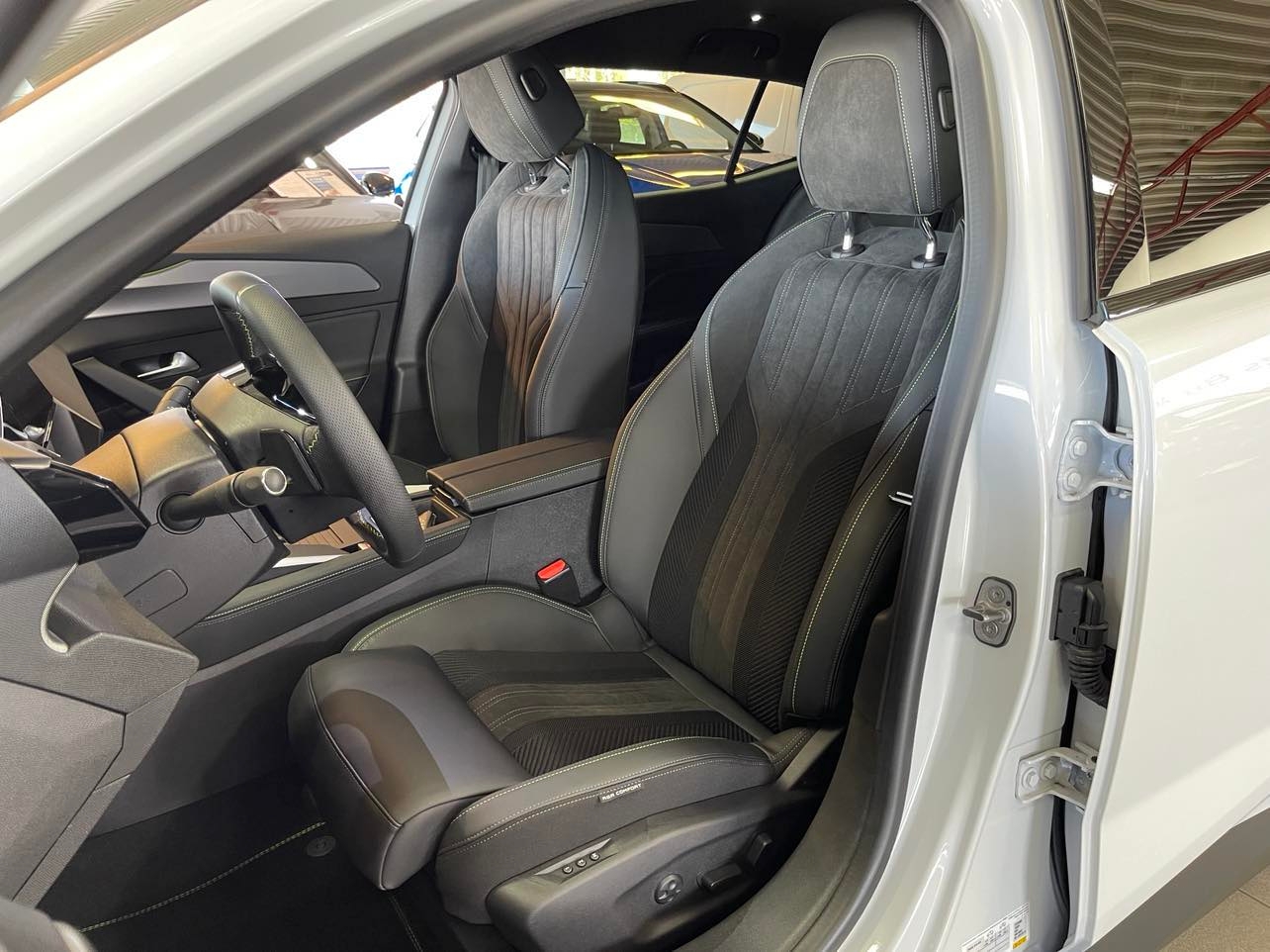Peugeot 408 GT 130HK 2024, bild 6/36