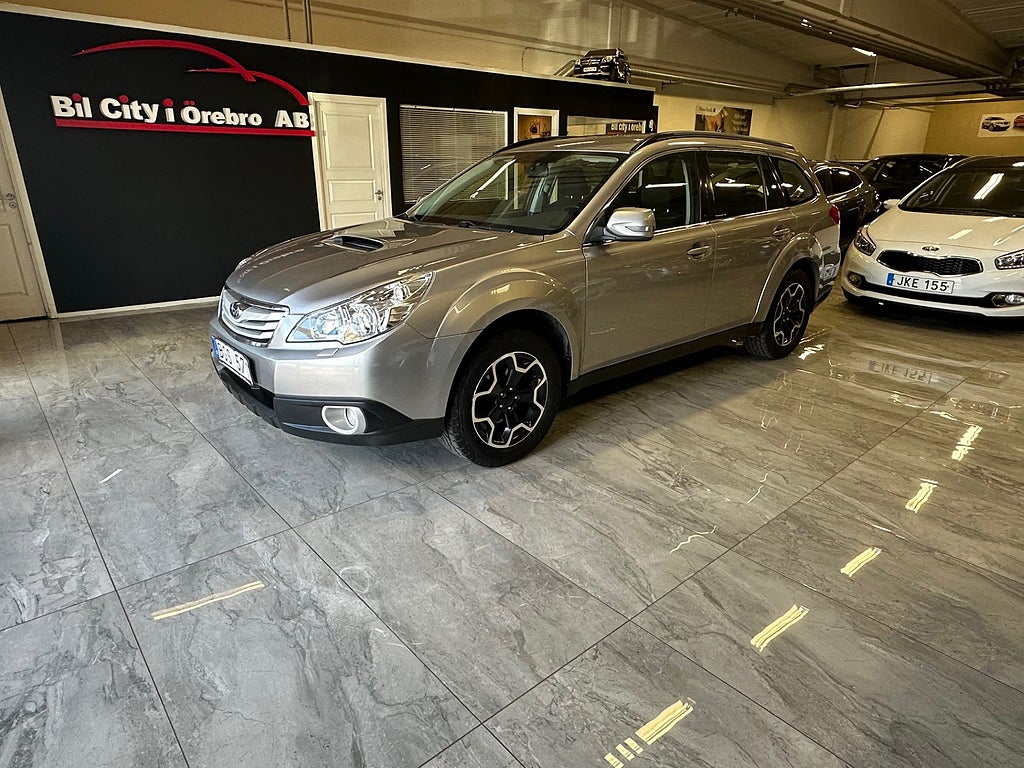 Subaru Outback 2.0 (150hk) 4WD Business / Drag / M-Värmare / Nyservad