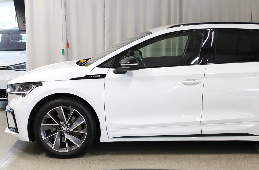 Skoda Enyaq iV 80x 265HK, Sportline, Drag, S&V-hjul, Kamera, Värmepump