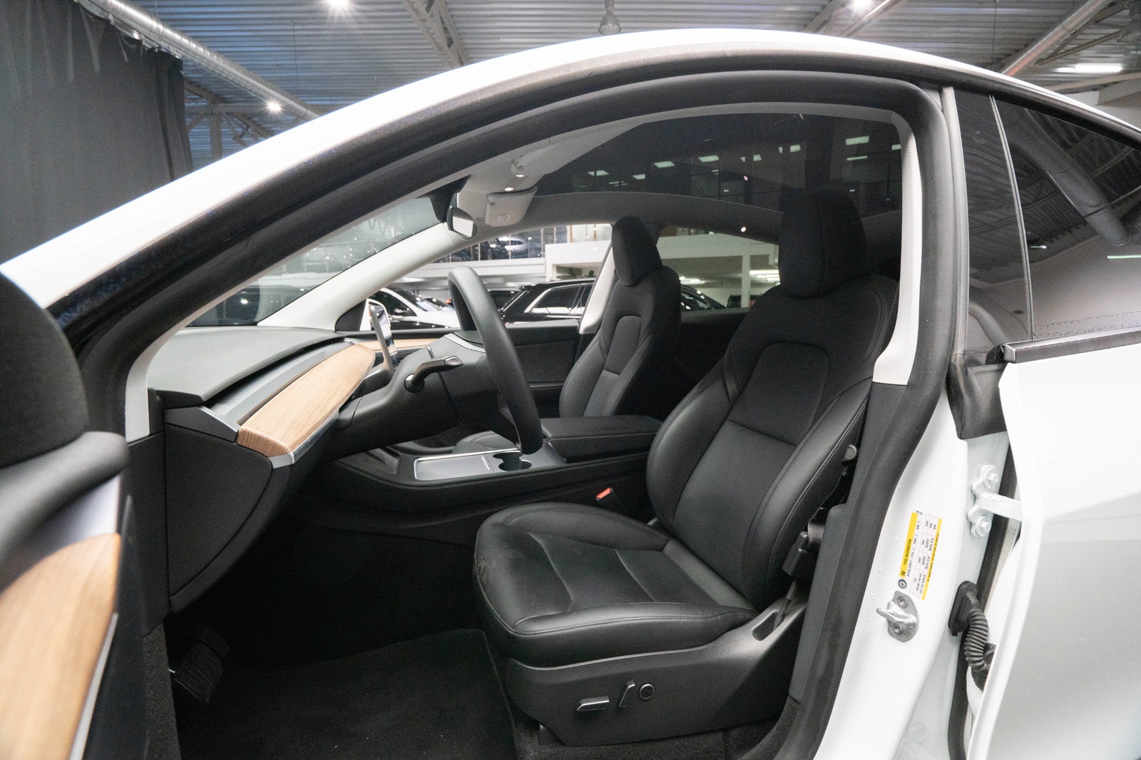 Tesla Model Y Standard Range RWD DRAG PANO LÄDER 1-ÄGARE MOMS 2023 - miniatyr 15