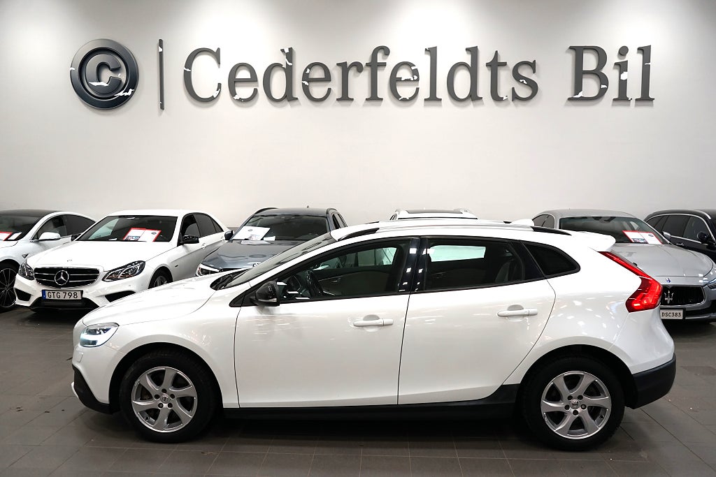 Volvo V40 Cross Country D3  Momentum VOC D-VÄRMARE Eu6*MOMS*