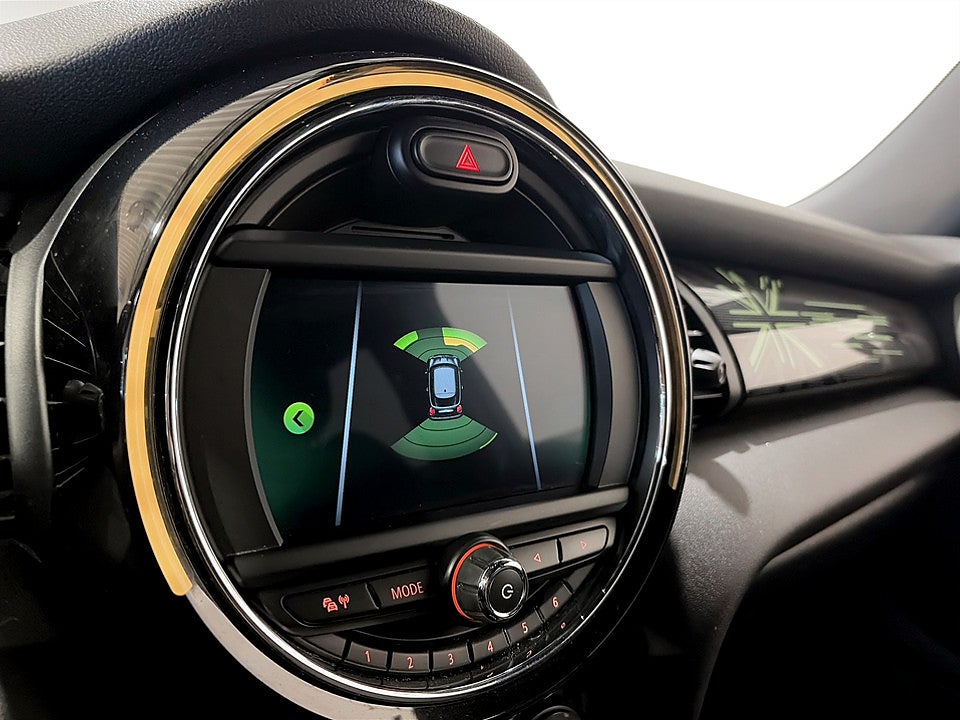 Bild på MINI Cooper S 3D 192hk Aut P-SENSORER FARTHÅLLARE KEYLESS