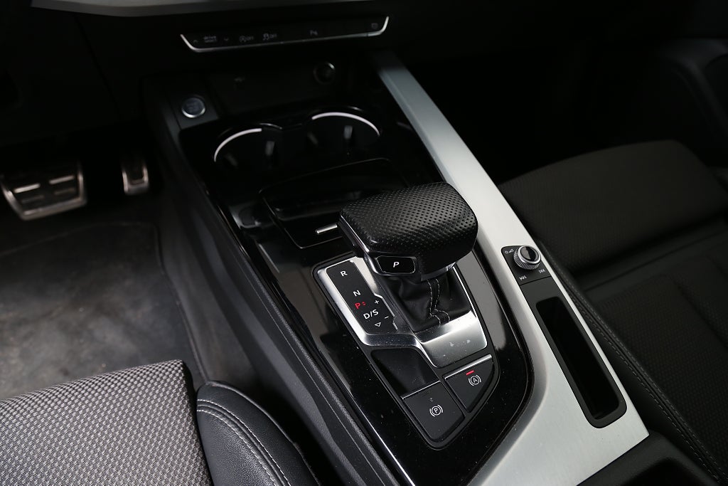 Audi A4 Avant 40 TFSI Quattro S Tronic S Line Värme Drag 2021