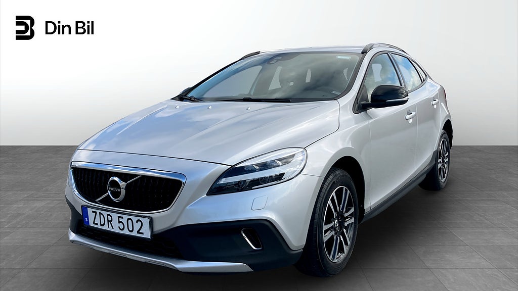 Volvo V40 D2 120HK CROSS COUNTRY Momentum räntekampanj 4.95%