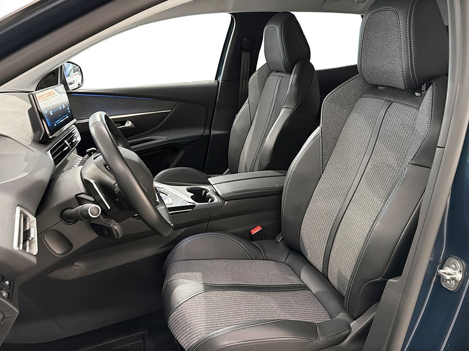 Bild på Peugeot 3008 Allure 1.2 PT 130hk Aut B-KAMERA CARPLAY