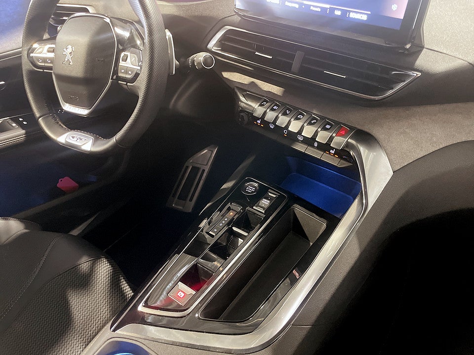 Bild på Peugeot 5008 GT 1.2 PT 130hk Aut 7-SITS B-KAMERA CARPLAY