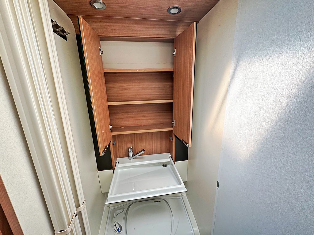 Adria Matrix M 590 SG - 3500kg, Taksäng