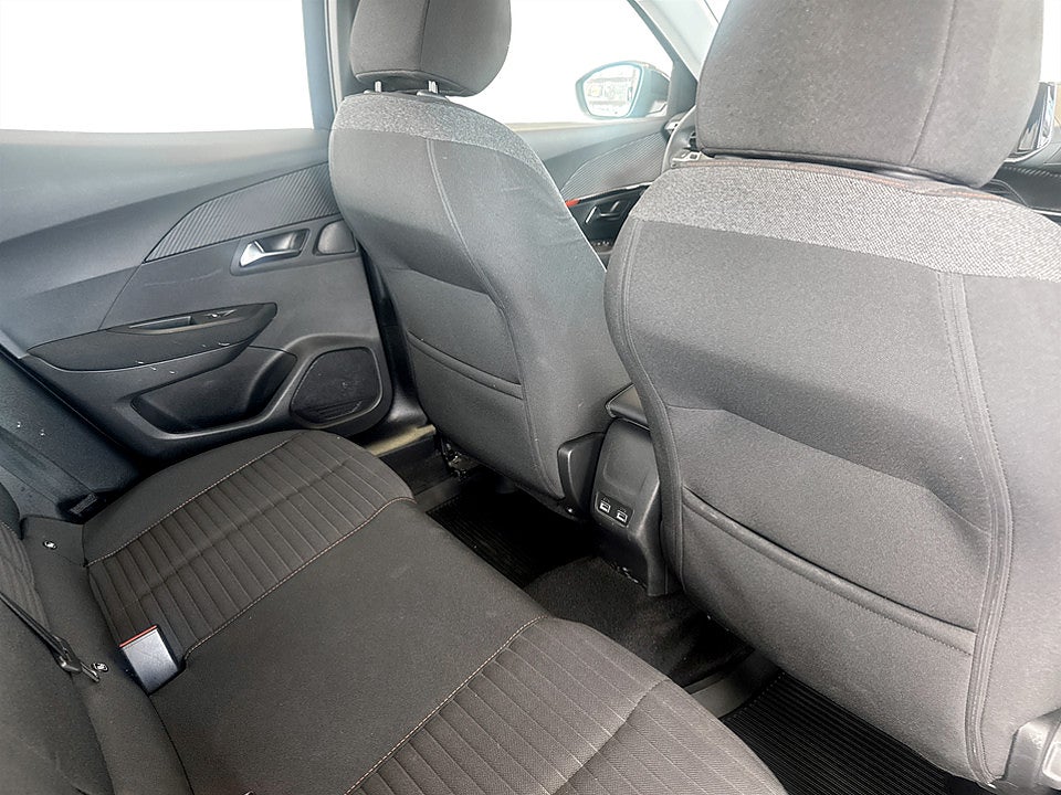 Bild på Peugeot E-2008 Active Pack 136hk Aut - CARPLAY, KEYLESS, BACKSENSORER