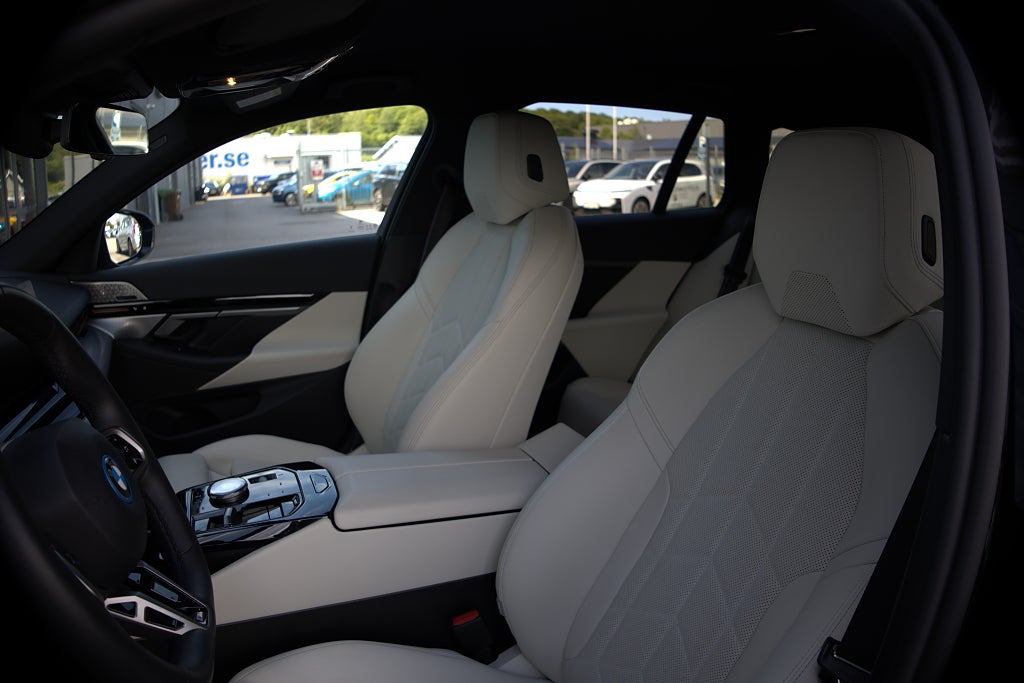 BMW 530e xDrive Touring M Sport Bowers & Wilkins