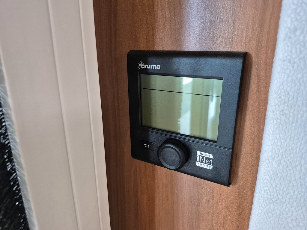 RIMOR Katamarano /B-körkort/6 bäddar/6 bältad/ 2x V-sängar - RIMOR