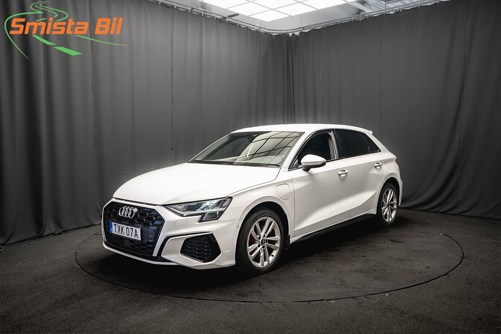 Audi A3 45 TFSI e Plug-in S-Line LÄDER DRAG CARPLAY 245hk