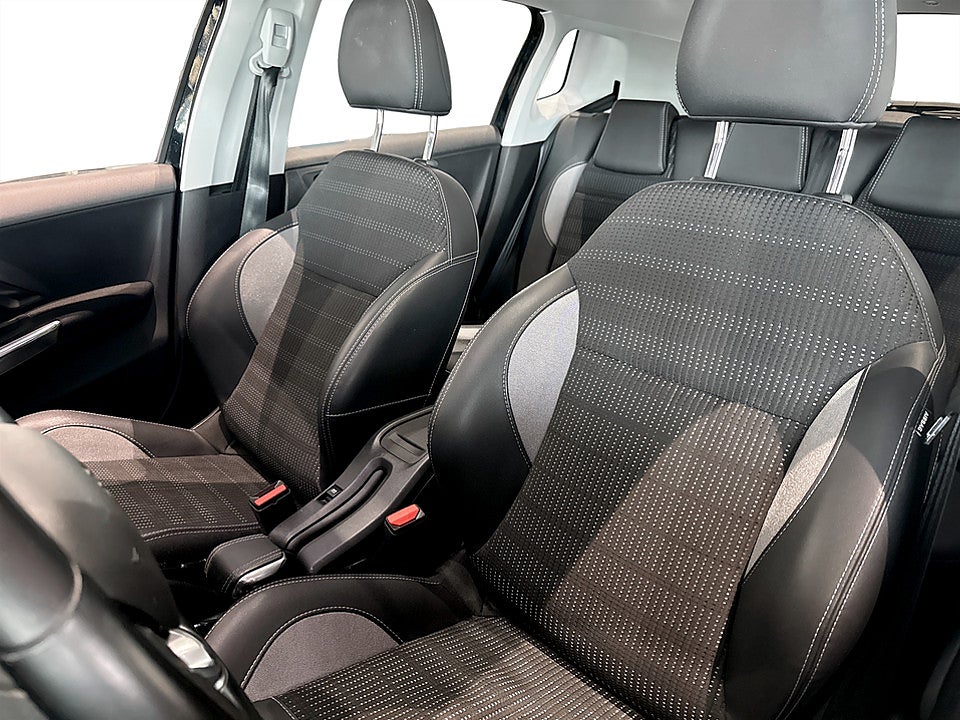 Bild på Peugeot 2008 Allure 1.2 PT 82hk BACKSENSORER