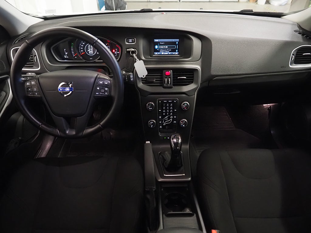 Volvo V40 T2 122hk Kinetic | Farthållare | Bluetooth | 2016