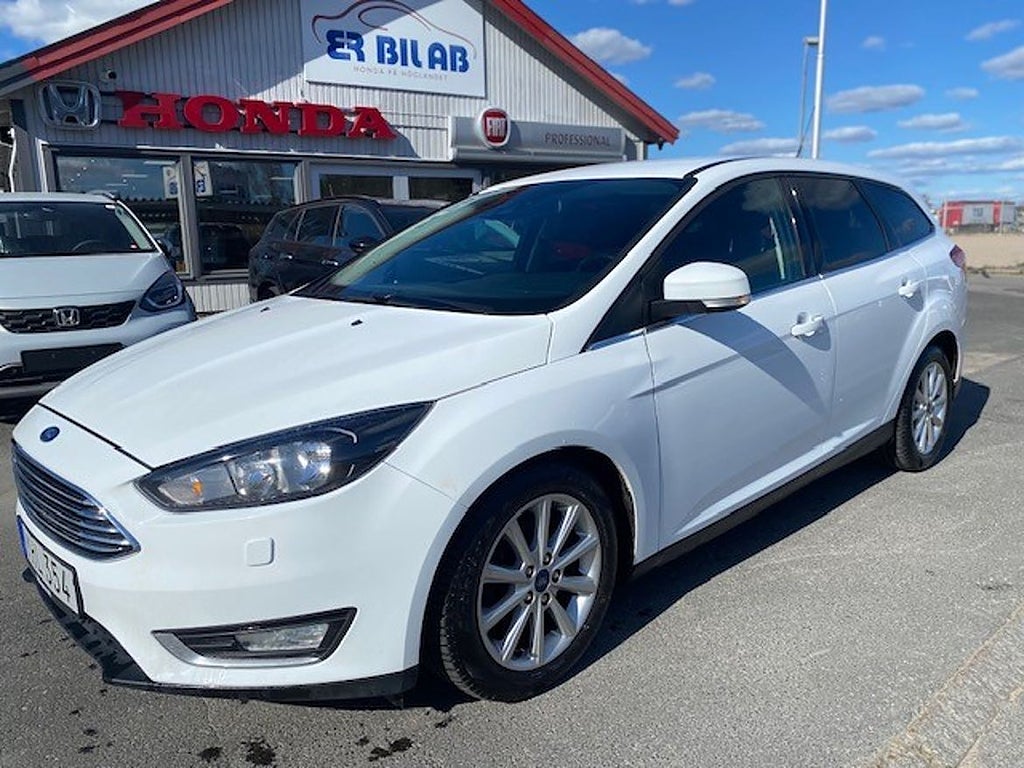 Ford Focus Kombi Automat Titanium, drag