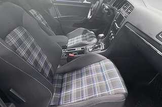 Halvkombi Volkswagen Golf 8 av 22