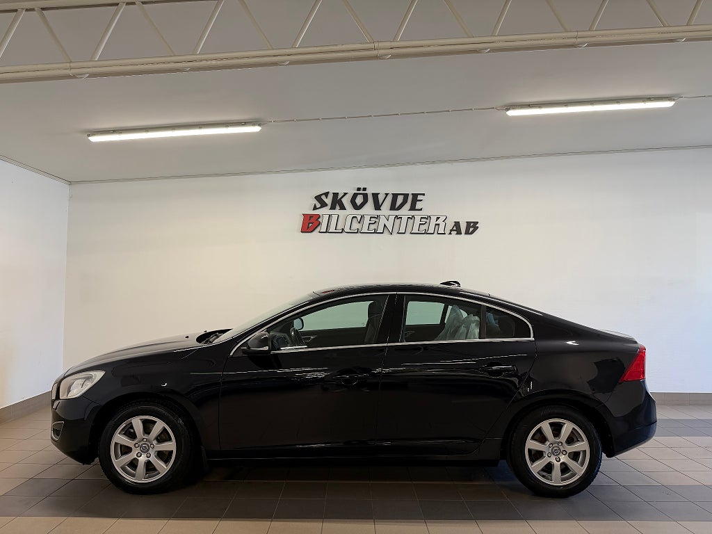 Volvo S60 T3 Momentum/9500Mil/Nyservad/2-Ägare ev byte/finans 