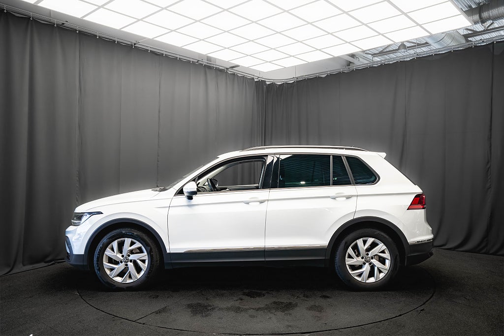 Volkswagen Tiguan TSI DRAG KAMERA ADAPTIV-FART CARPLAY 1-ÄGARE MOMS