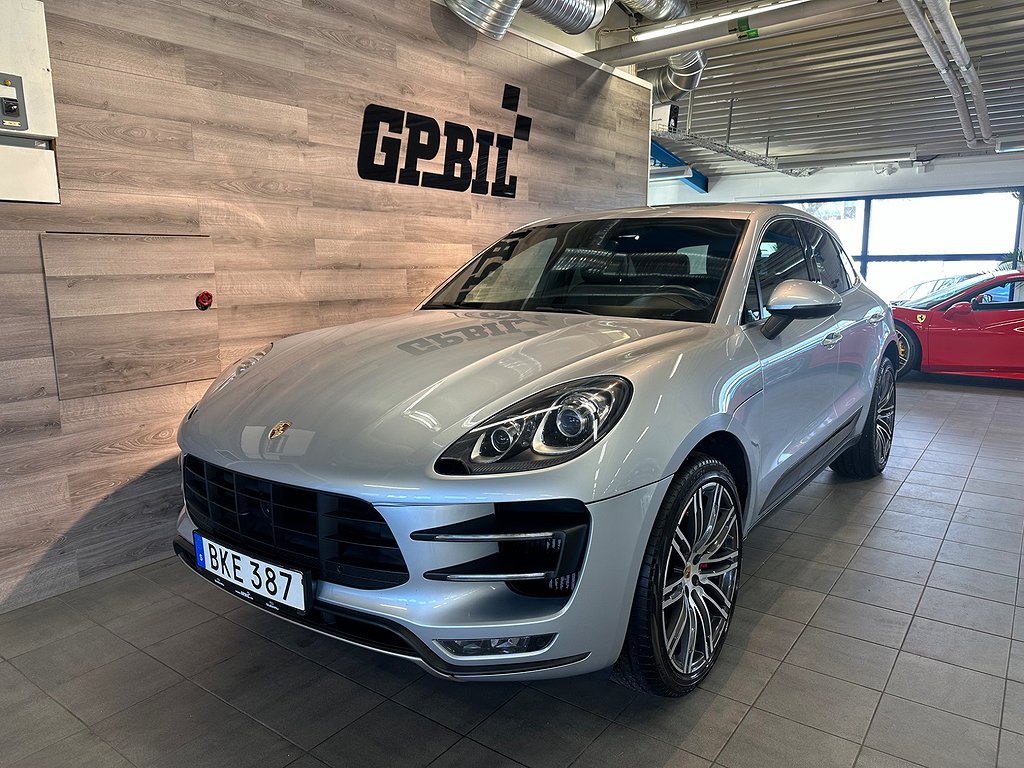 Porsche Macan Turbo PDK | Pano | Burmester | Svensksåld 