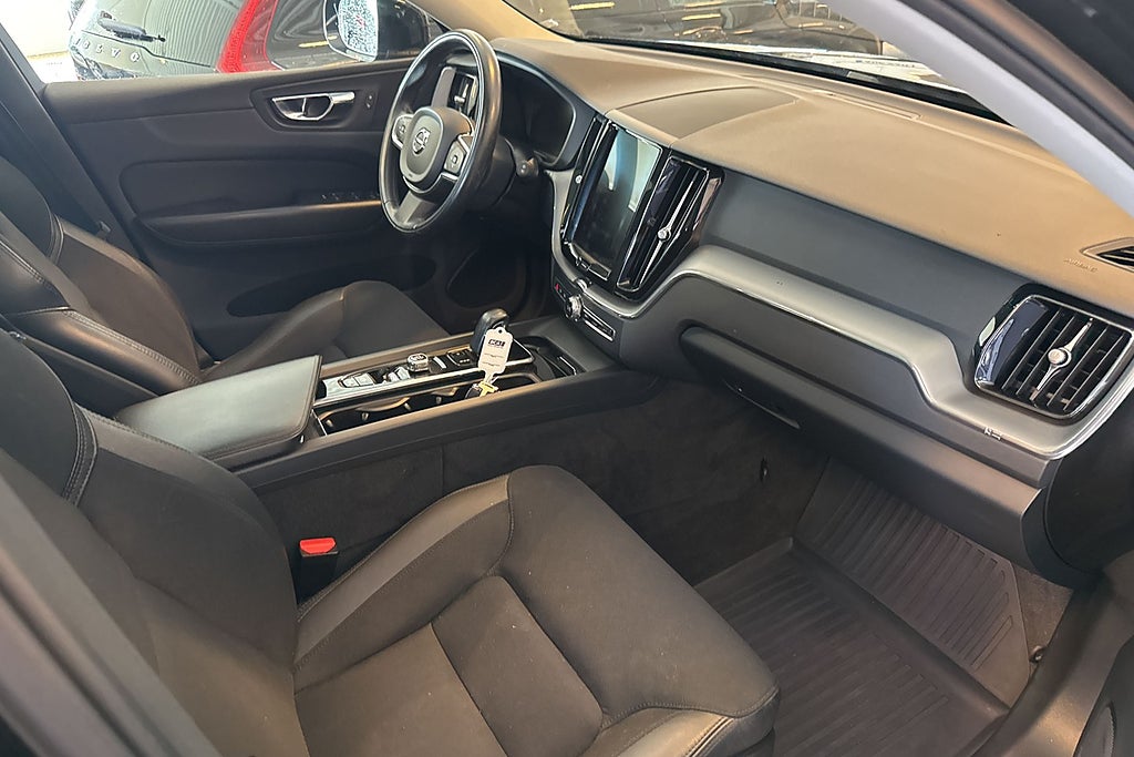 Volvo XC60 Recharge T8 AWD Aut Momentum Sov Hjul P-värm VOC miniatyr 10
