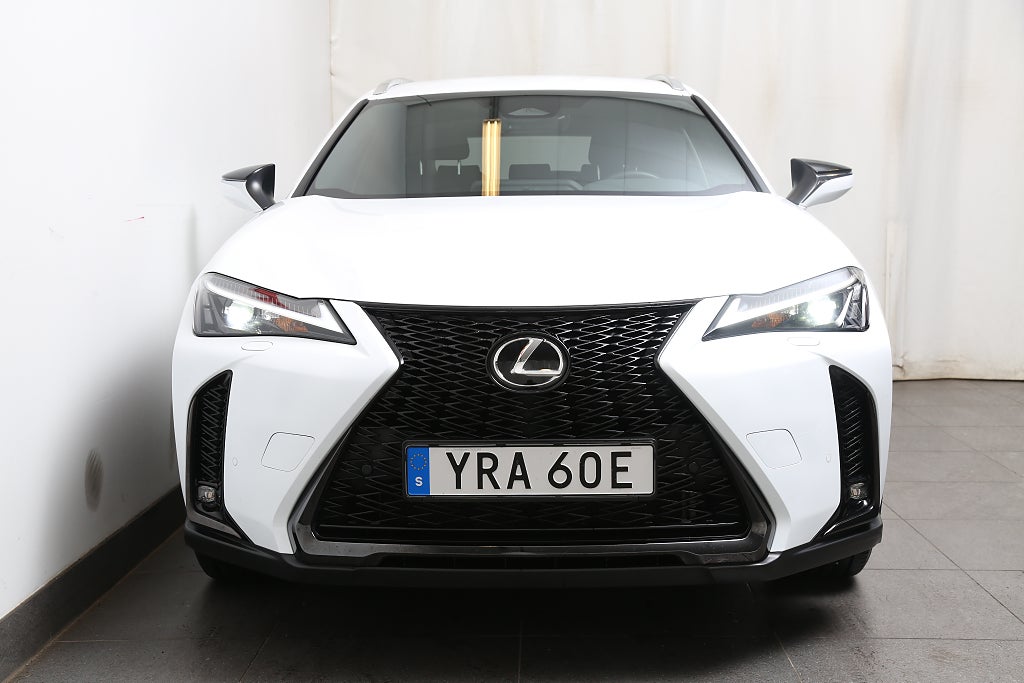 Lexus UX 300h CVT F Sport Design Dragkrok 2024