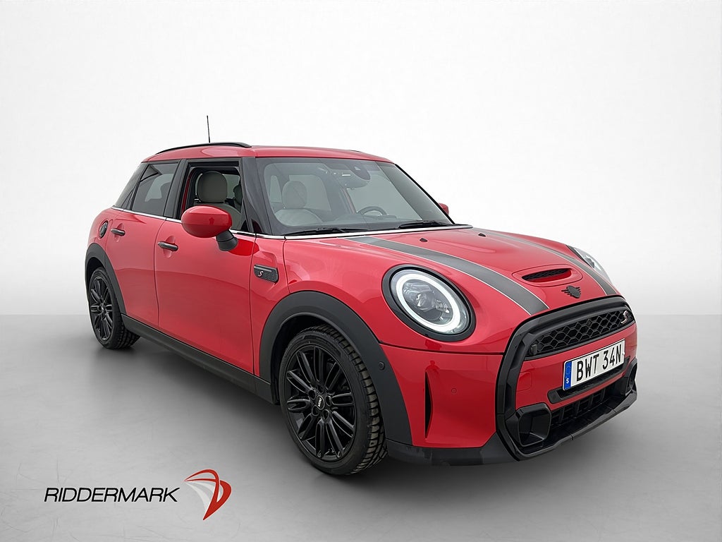 MINI Cooper S 5-Dr 178hk Värmare Pano H/K Kamera Skinn MOMS