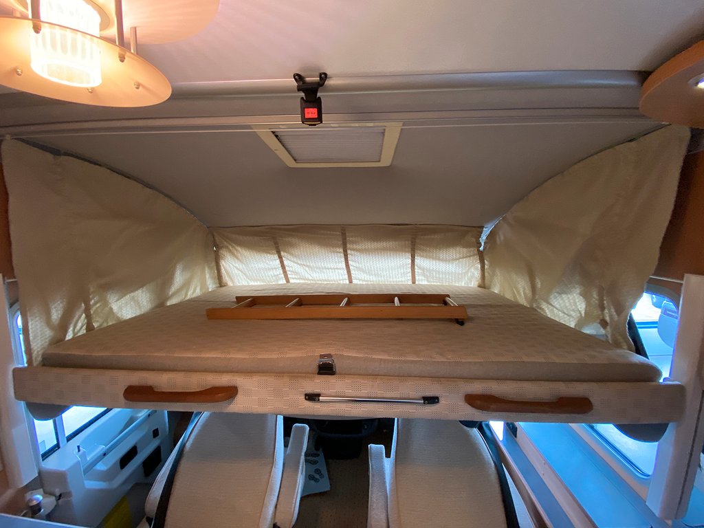 Bürstner i 640 Elegance / ALDE / Solcell / B-kort / Dragkrok - Bürstner