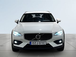 Volvo V60 Cross Country B4 AWD Drag GPS Skinn Kamera Pvärm S/V-hjul – bild 2