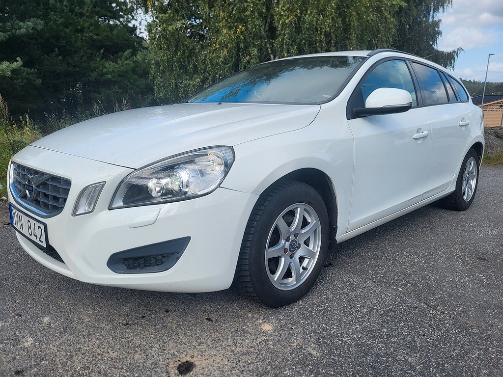 Volvo V60 D2 Kinetic Kamremsbytt Sv-Såld