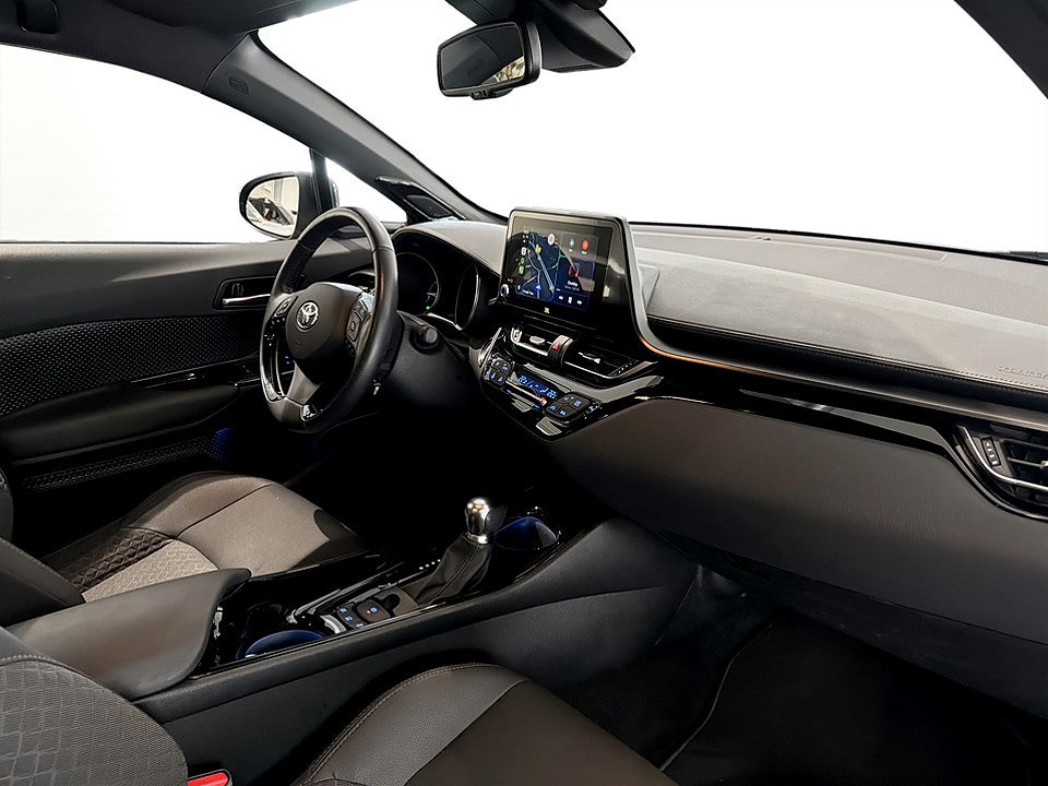 Bild på Toyota C-HR X-Edition Hybrid 122hk Aut JBL B-KAMERA CARPLAY