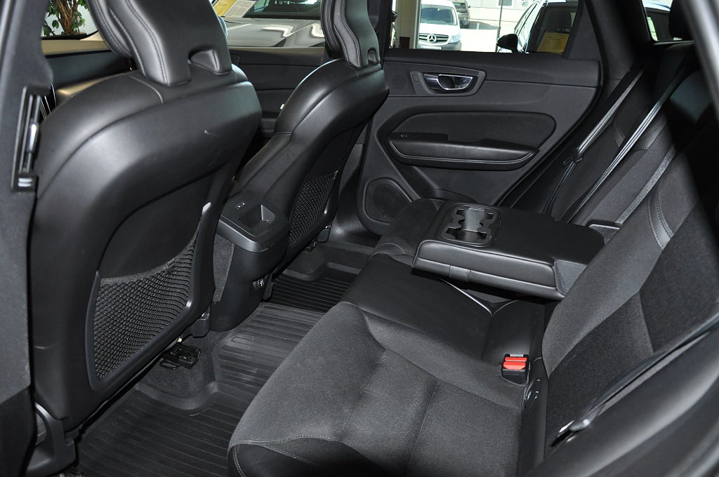 Volvo XC60 2020 - miniatyr 12
