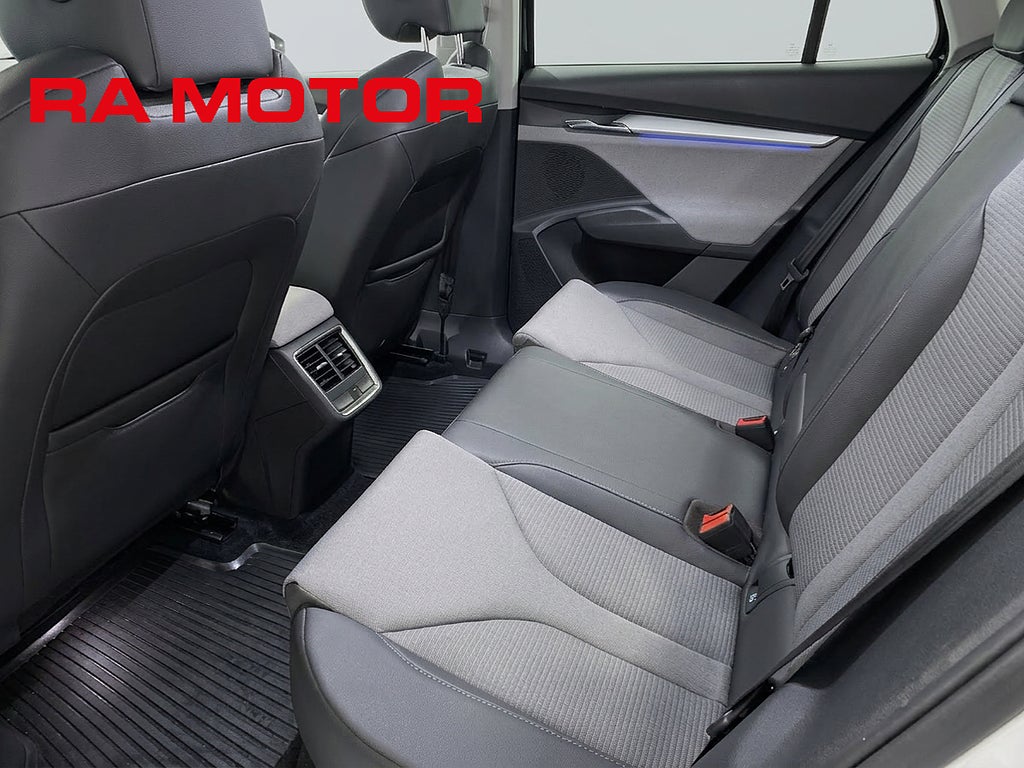 Skoda Enyaq Kamera | Navi | Förarassistans | 400km WLTP 2022