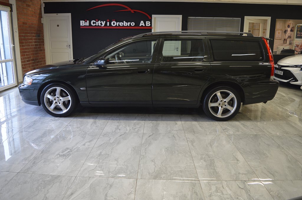 Volvo V70 2.5T (210hk) AWD / M-Värmare / Drag / Nyservad & Ny Besiktad M.M