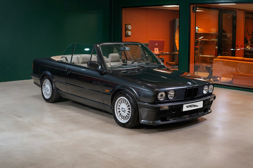 BMW 325 i E30 Cabriolet M-Sport / Svensksåld / M-Tech
