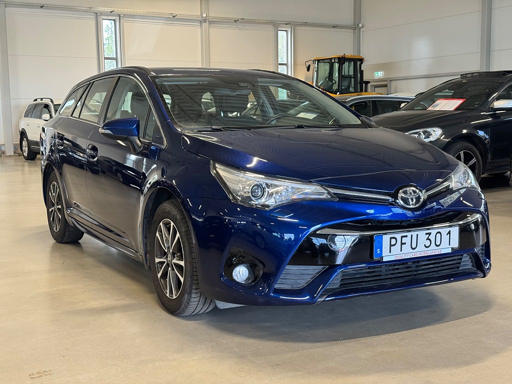 Toyota Avensis Kombi 1.8 AUT KAMERA INKL S&V HJUL EN ÄGARE