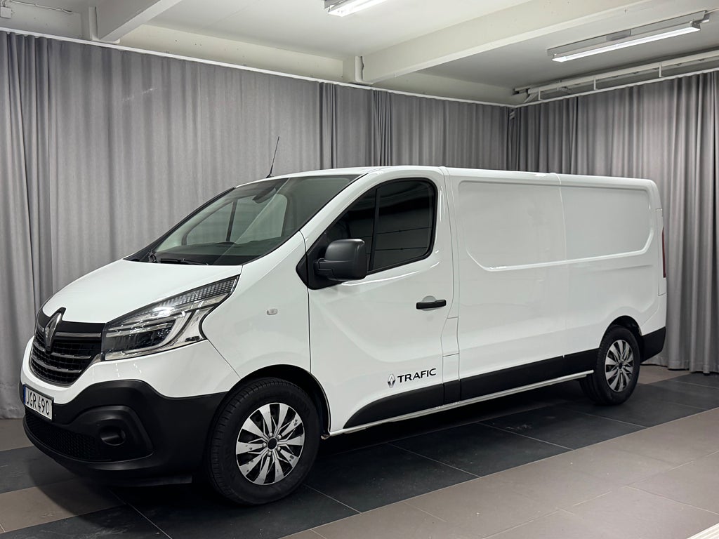 Renault Trafic L2 Automat 2.0 dCi Dieselvärmare Drag Moms Vinterhjul