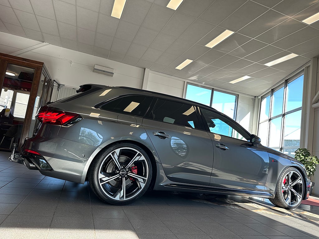 Audi RS4 2022 - miniatyr 6