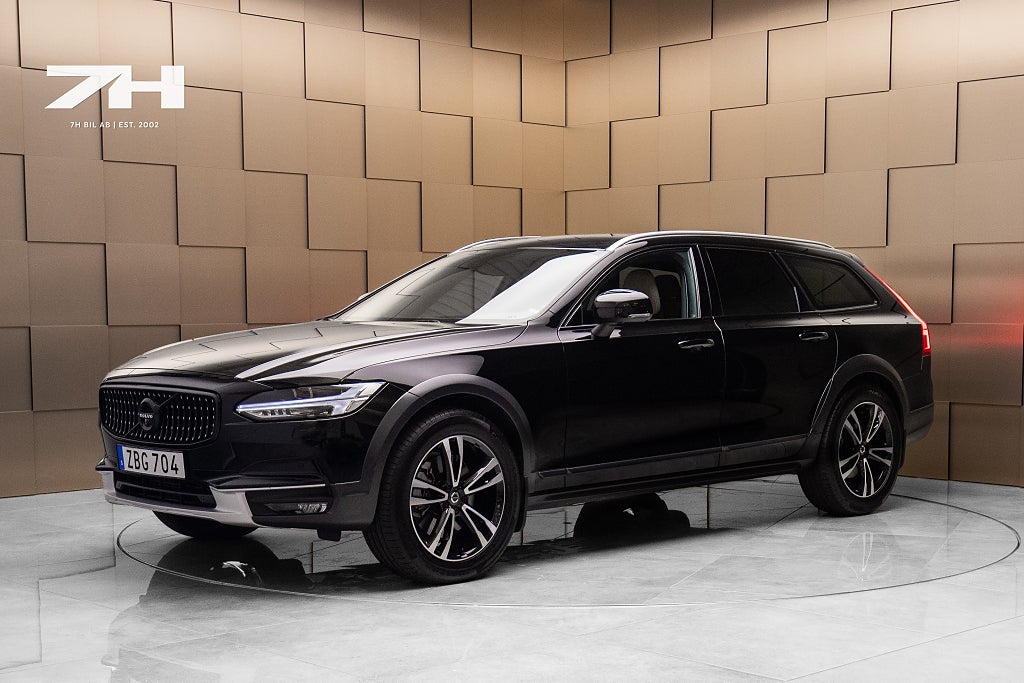 Volvo V90 Cross Country T5 AWD Inscription Pro / Läder / 360° / Värmare / Drag