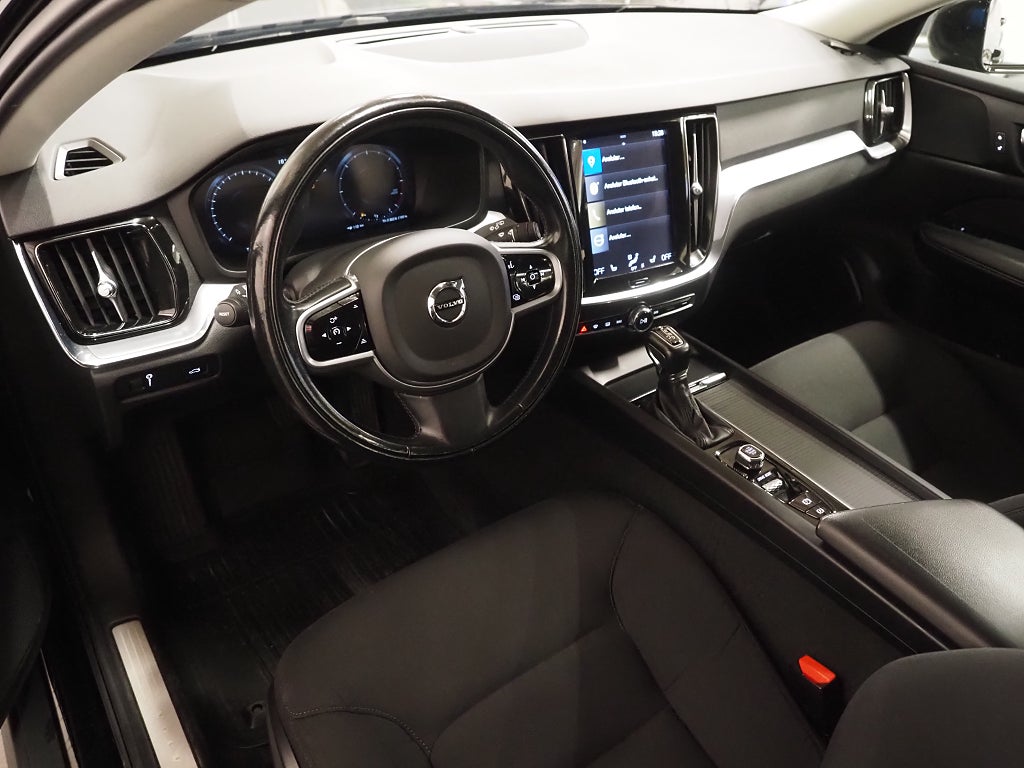 Volvo V60 Cross Country D4 190hk AWD Momentum Aut | Kamera | 2020