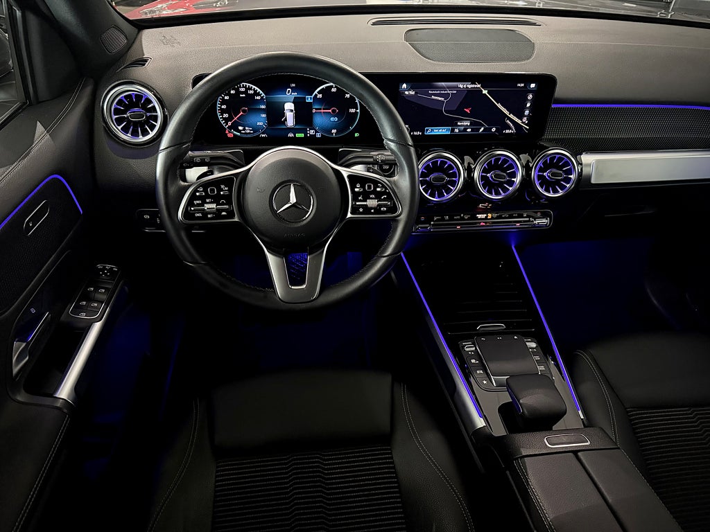 Mercedes-Benz EQB 300 4MATIC Progressive Line Värmare Navi - bild 4