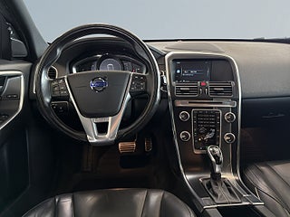 Volvo XC60 D5 AWD Classic R-Design S&V-hjul Pano Kamera Drag Skinn – bild 8