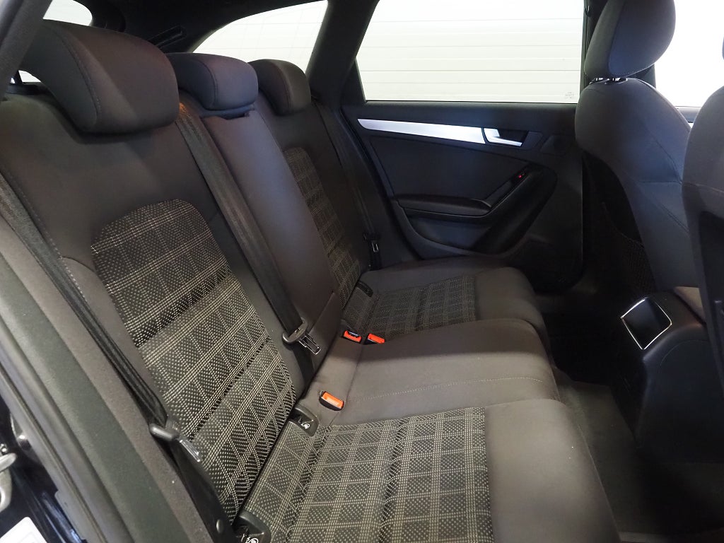 Audi A4 Avant 2.0 TDI Quattro S Tronic S-Line Drag PDC M-Värm 2014