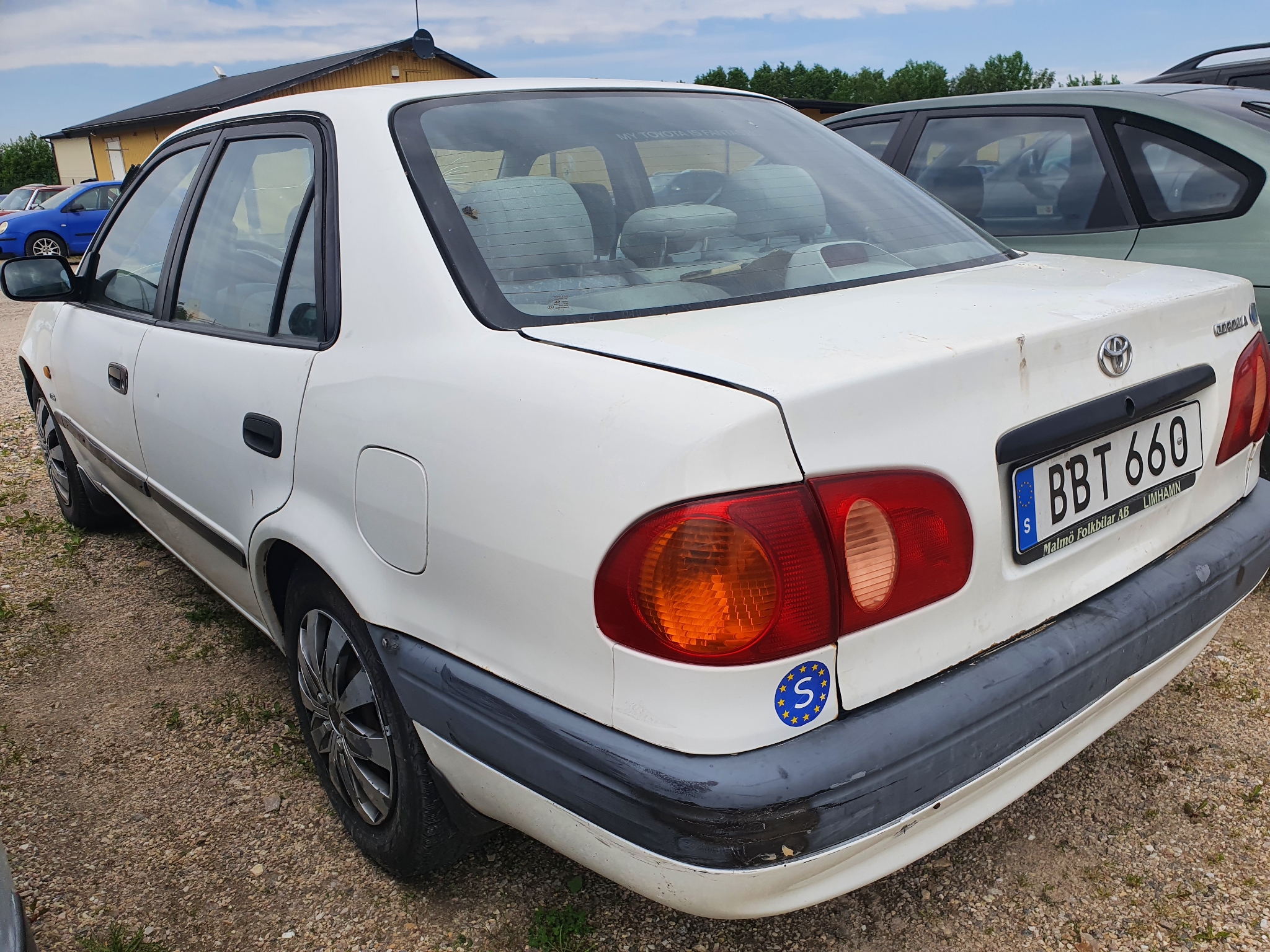 Toyota Corolla Sedan 1.6 110hk 1998, bild 2/32