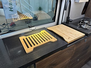 Husbil-halvintegrerad Robeta Adonis Mercedes 4x4 190HK AUT 13 av 26