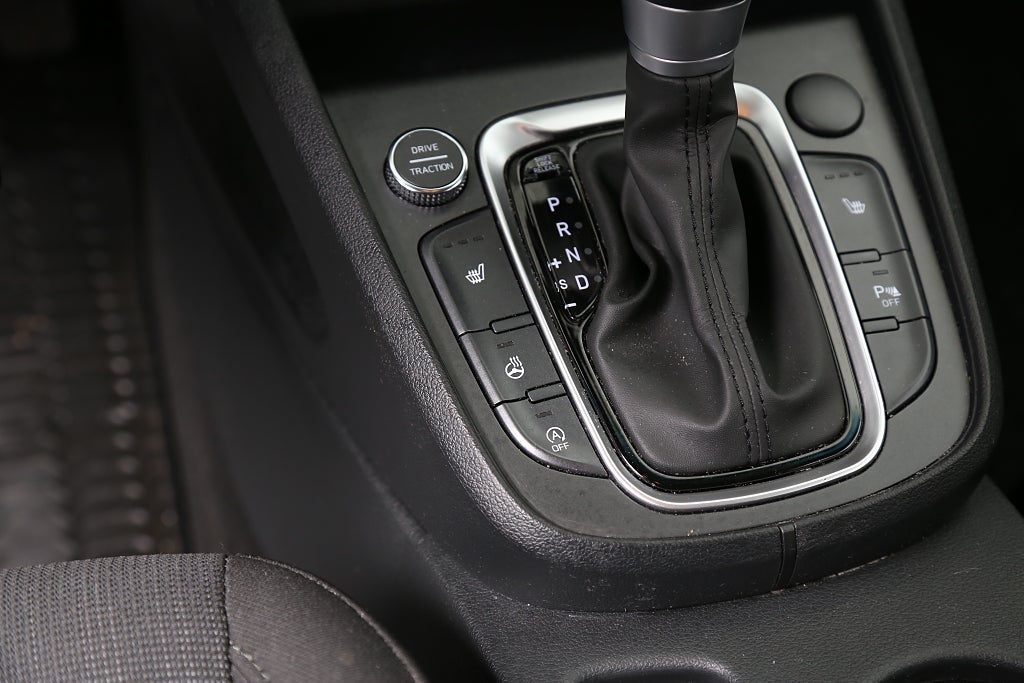 Hyundai Kona 1,0 T-GDI 120hk Essential Aut Kamera Carplay Drag 2023