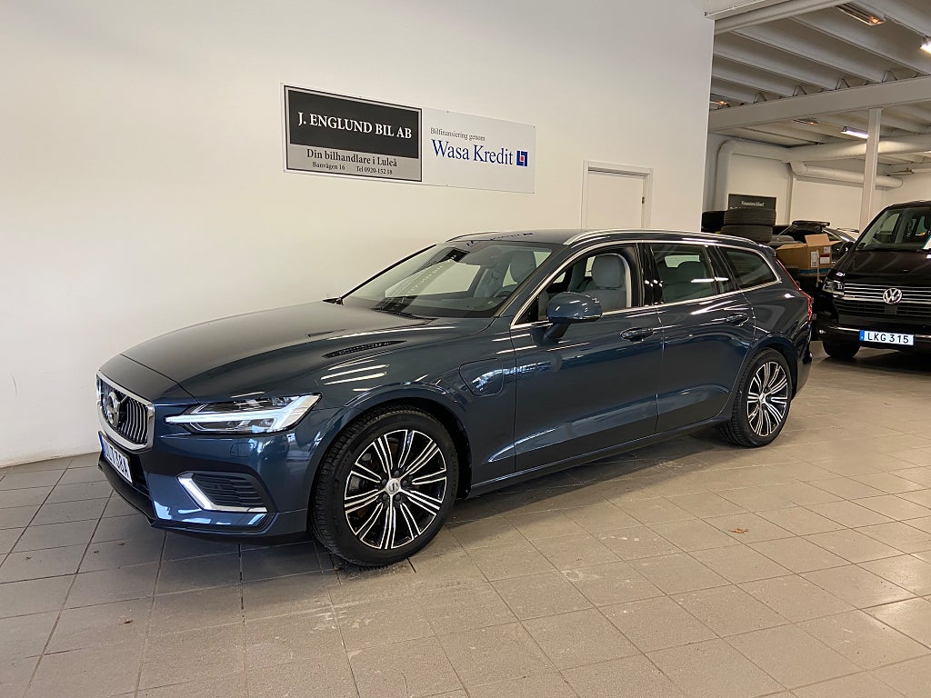 Volvo V60 Recharge T6 AWD Inscription Backkamera 340hk Eu6
