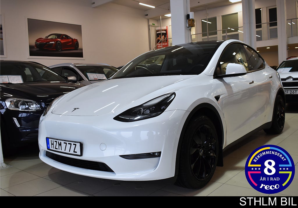 Tesla Model Y 77kWh Long Range AWD Pano Autopilot Värmare Navi Moms