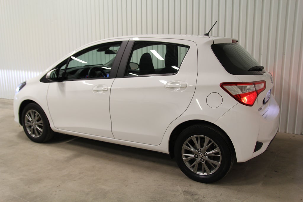 Toyota Yaris 5-dörrar 1.5 nyservad, nybesiktigad